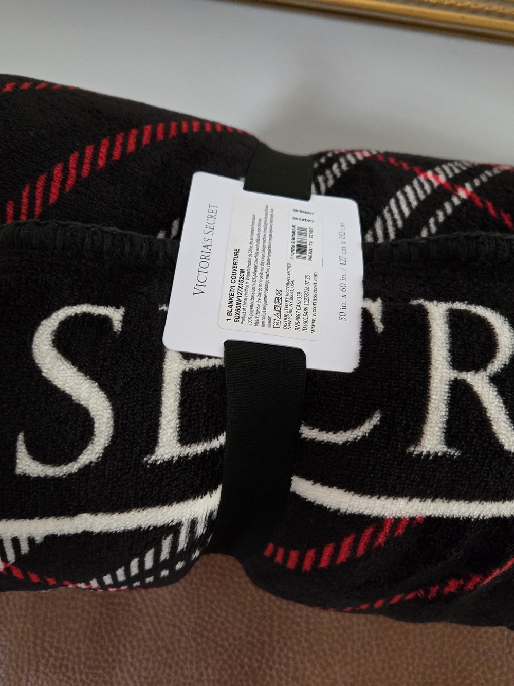 Victoria's Secret Black Red & White Plaid Plush Throw Blanket NWT Holiday 2025 ❤